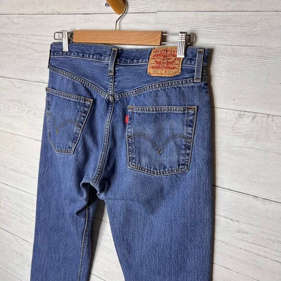 Levis Jeans Mens Size 32 X 30 Blue 501 Button Fly Medium Wash 100% Cotton - Picture 14 of 16